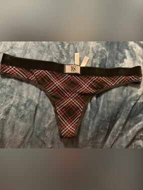 Victoria's Secret Black Plaid Hipster Thong with Pink and White Accents nwt 5/25